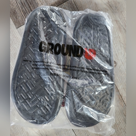 WWE Men's Comfort Slide Sandals - Black/Red - Picture 7 of 7